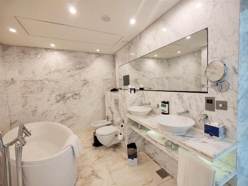 Media One Hotel image 6